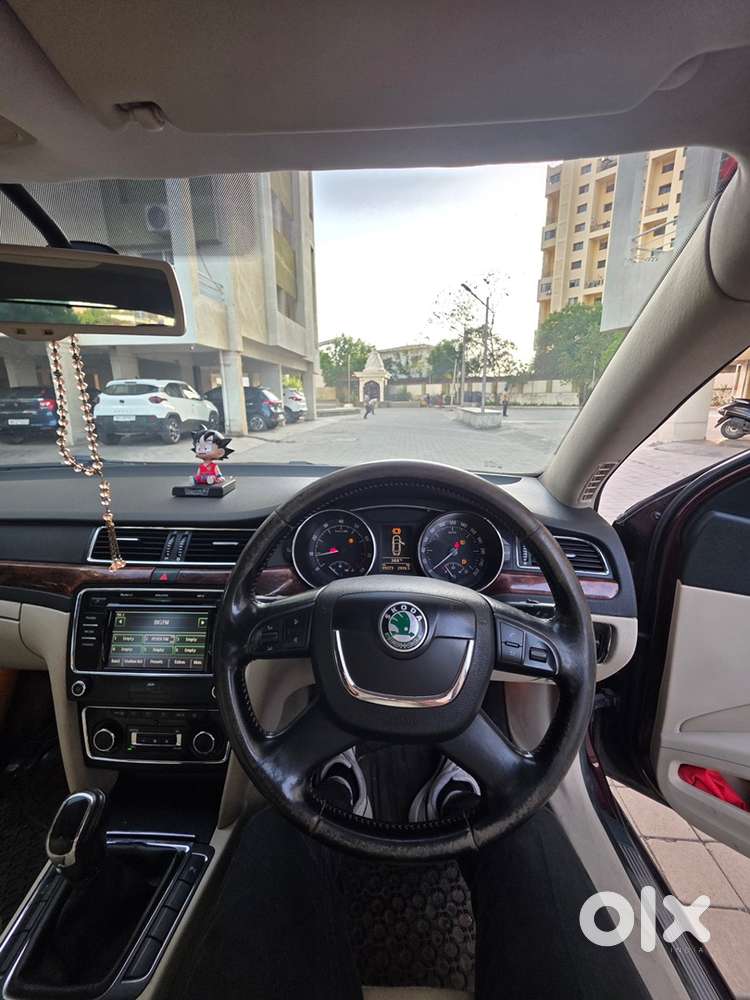 Skoda Superb Petrol 2012