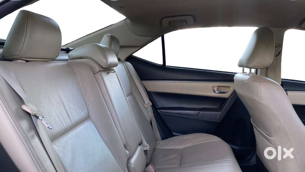 Toyota Corolla Altis 2013-2017 Vl At, 2015, Petrol