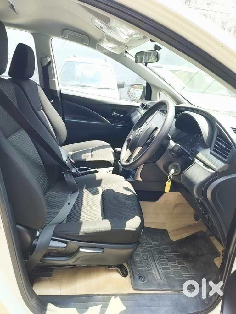 Toyota Innova Crysta 2.4 G Mt 7 Str, 2022, Diesel