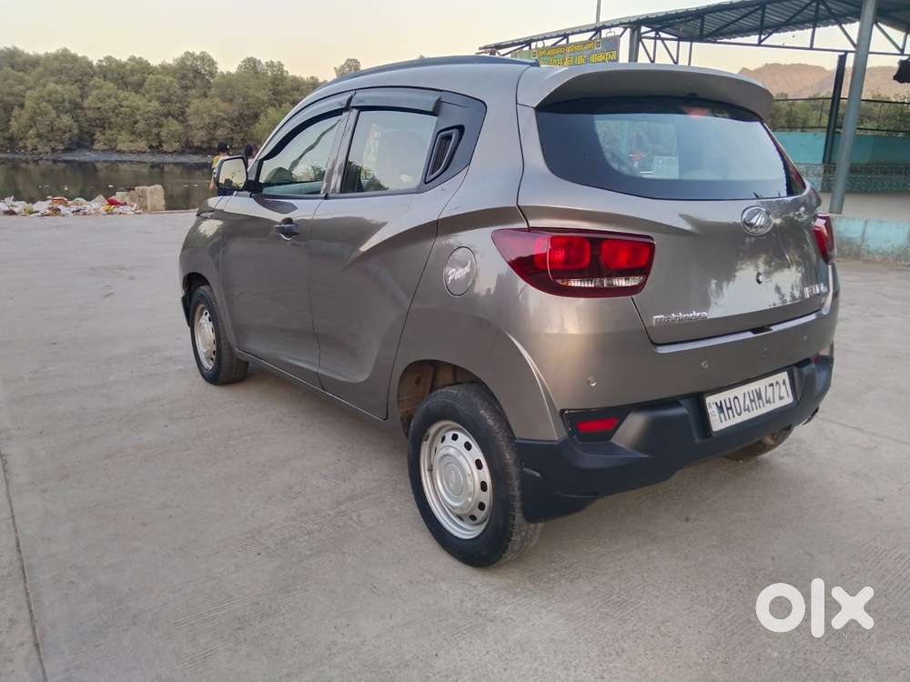 Mahindra Kuv 100 Mahindra-kuv-100-d75-k2, 2016, Petrol