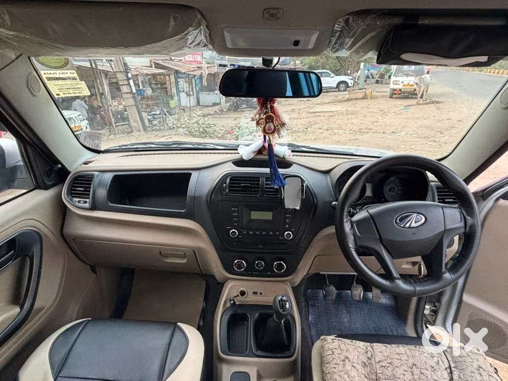 Mahindra Tuv 300 2018