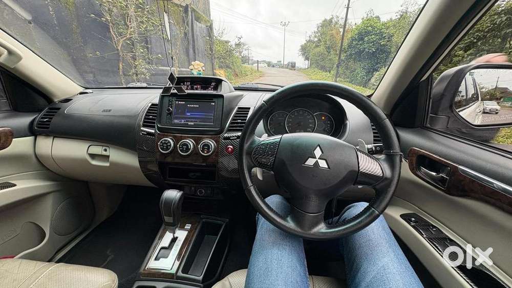 Mitsubishi Pajero Sport 2015