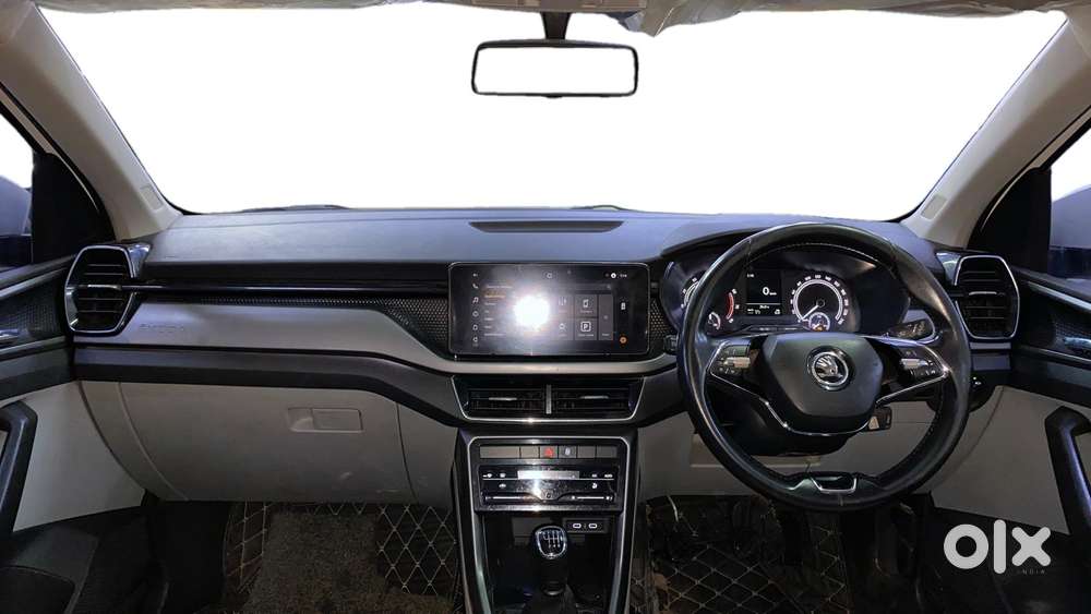 Skoda Kushaq 1.0 Tsi Ambition, 2022, Petrol