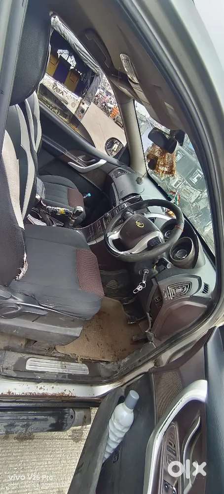 Mahindra Xuv500 W6 2012