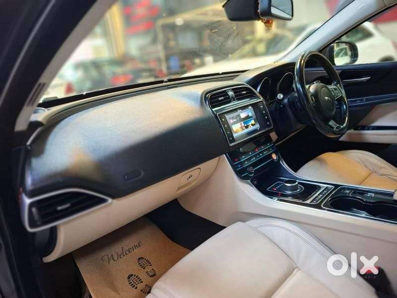 Jaguar Xe Prestige, 2016, Petrol