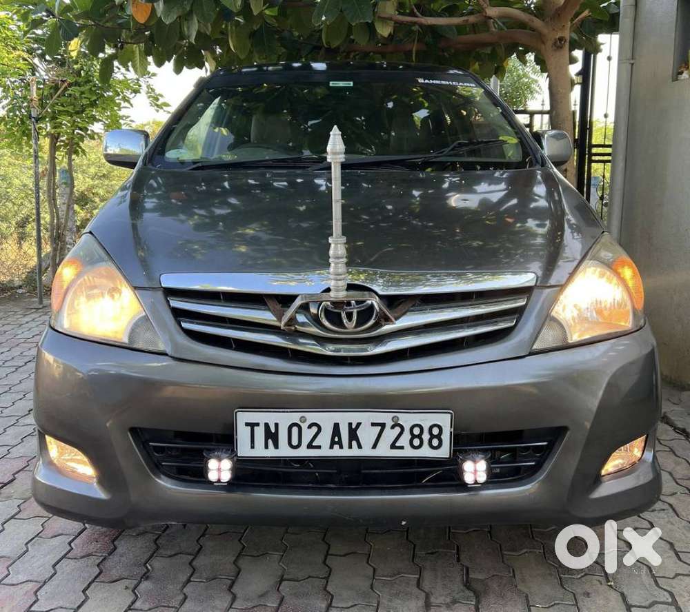 Toyota Innova 2.5 G (diesel) 8 Seater, 2010, Diesel