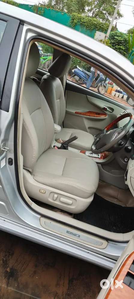 Toyota Corolla Altis 2011