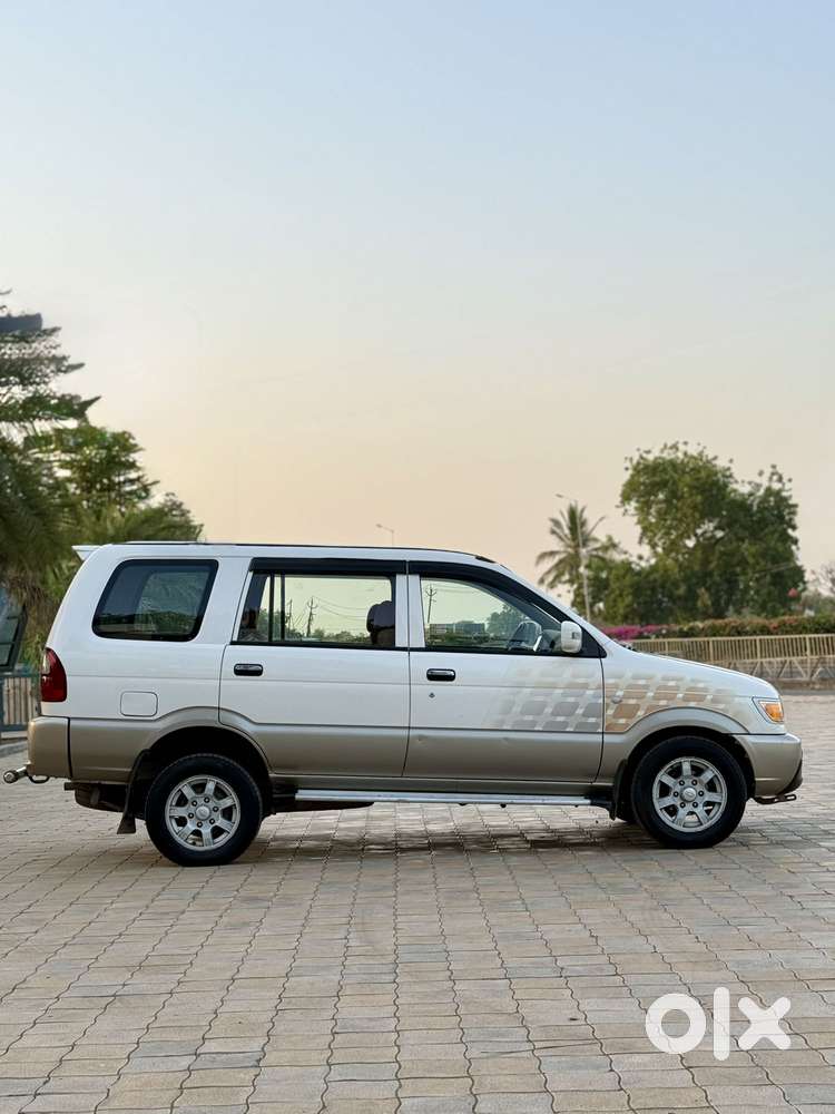 Chevrolet Tavera 2012-2017 Neo 3 Lt 8 Seats Bsiv, 2014, Diesel