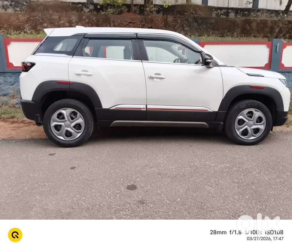 Maruti Suzuki Brezza 1.5 Lxi Smart Hybrid, 2023, Petrol