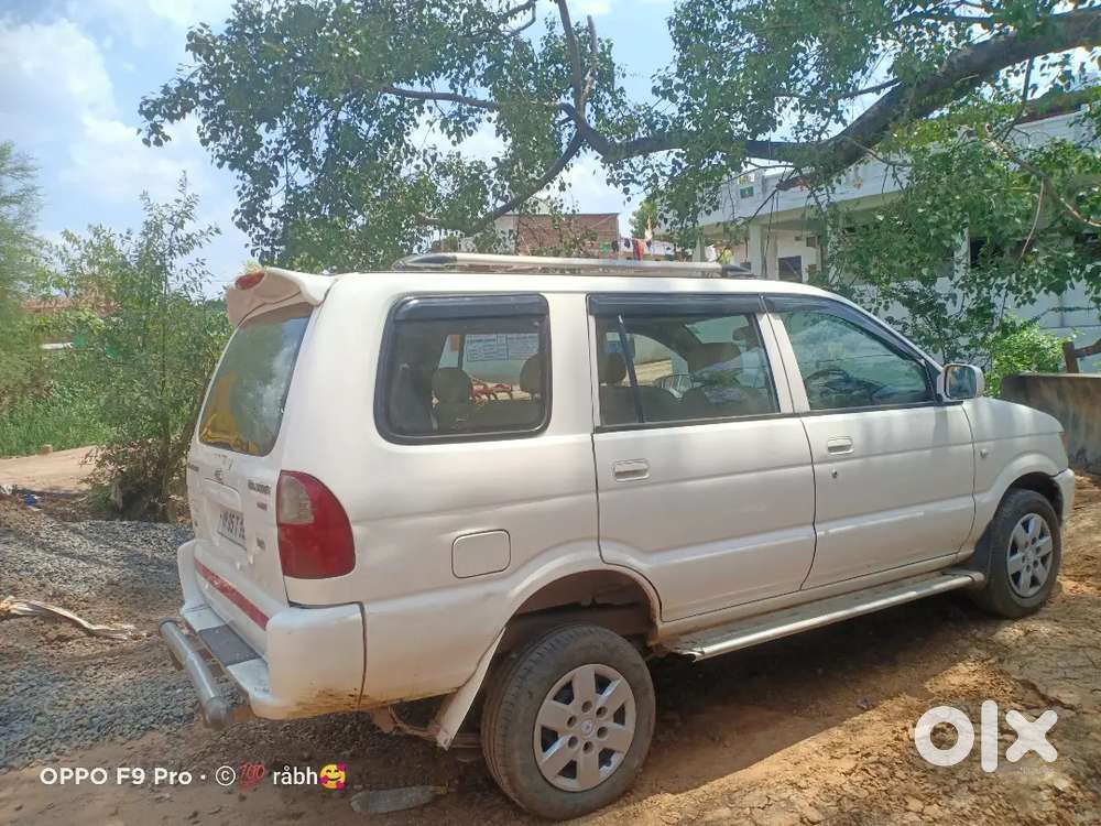 Chevrolet Tavera Neo 2016 Diesel 185000 Km Driven