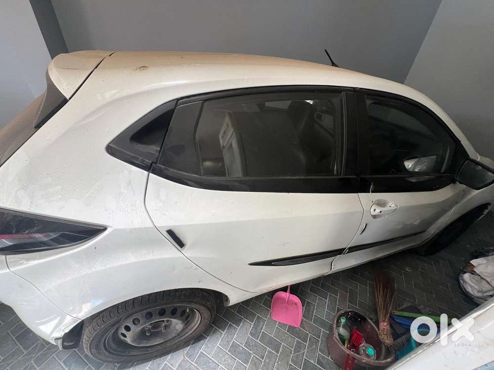 Tata Altroz Petrol 2022