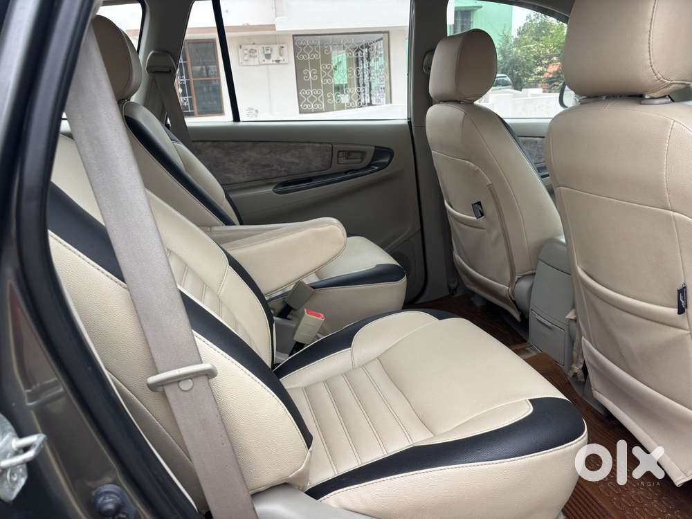 Toyota Innova 2.5 G (diesel) 8 Seater, 2012, Diesel