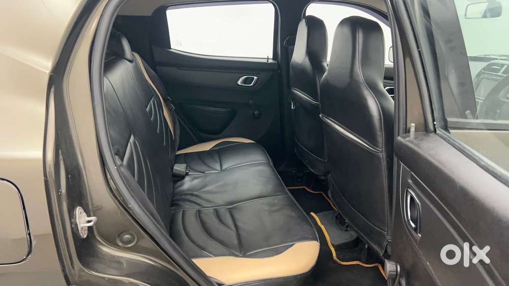 Renault Kwid 2019-ongoing 1.0 Rxt Amt (o), 2018, Petrol