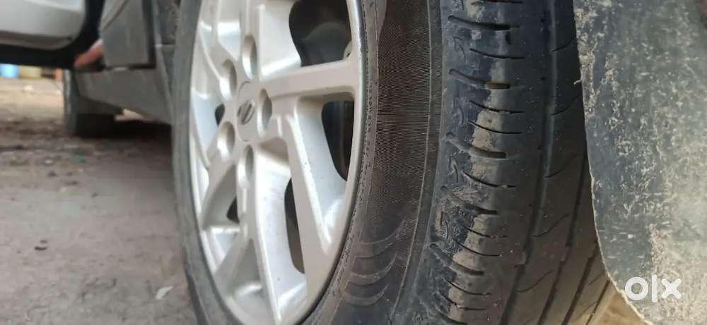 Mahindra Xuv300 2022 Petrol 70000 Km Driven
