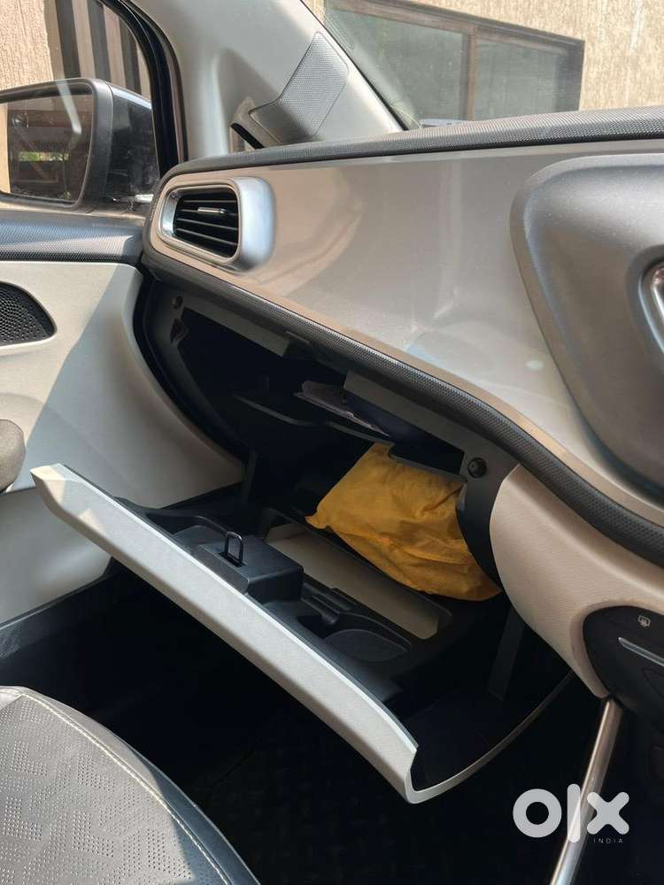 22 Tata Altroz Xz+ Automatic (top Variant) Available For Sale.