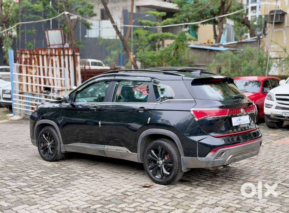 Mg Hector Plus Sharp Pro Blackstorm 1.5 Turbo Petrol Cvt 7 Str, 2024..