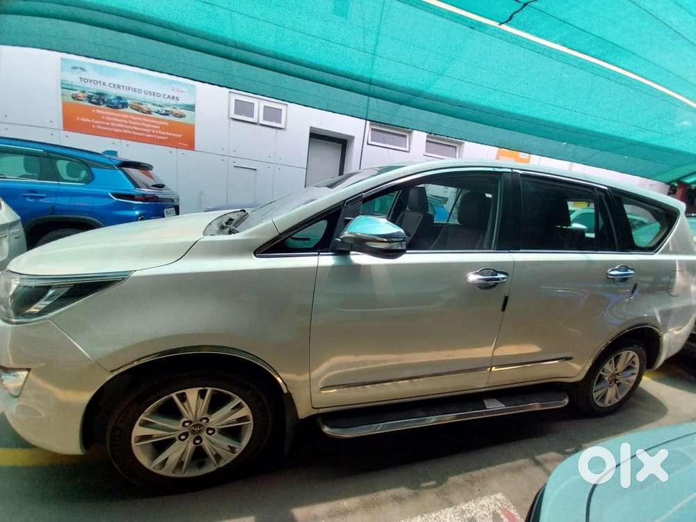 Toyota Innova Crysta 2.8 Zx At 7 Seater, 2016, Diesel