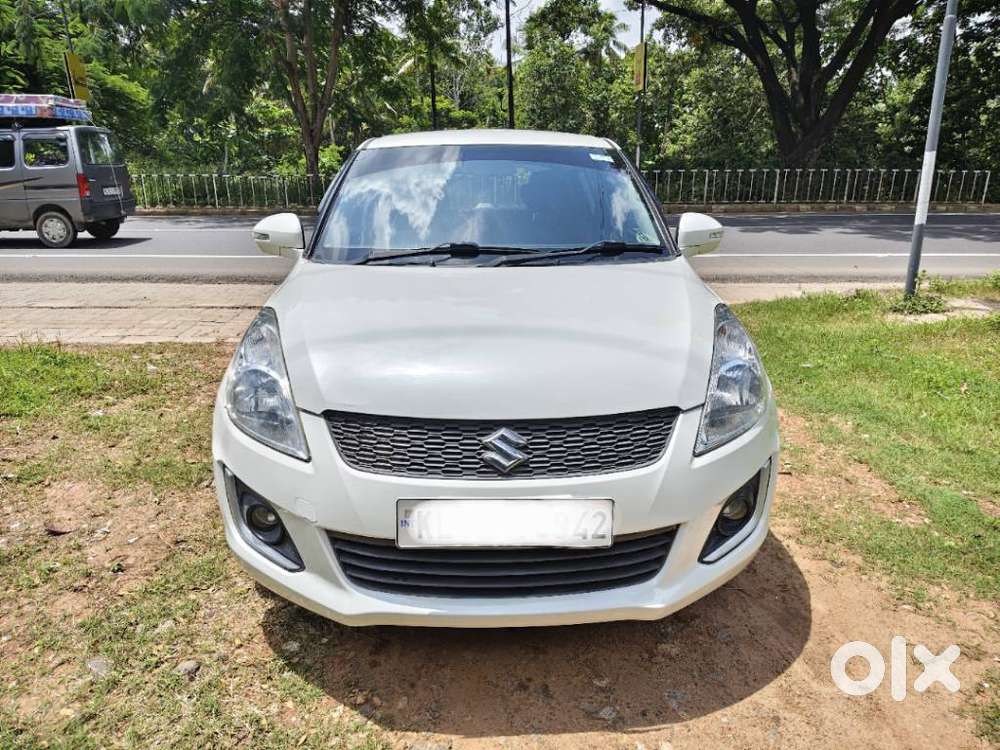 Maruti Suzuki Swift Vxi Abs Bsiv, 2015, Petrol