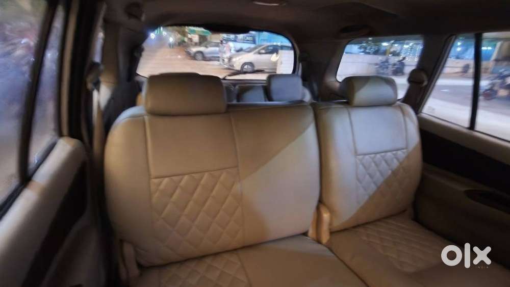 Toyota Innova 2.5 V 8 Str, 2012, Diesel