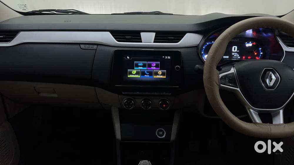 Renault Triber Rxz, 2023, Petrol