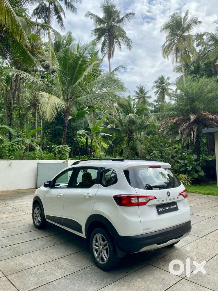 Renault Triber Rxz, 2022, Petrol