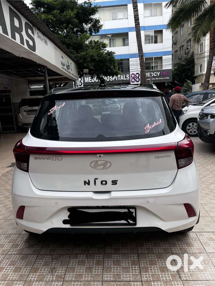 Hyundai Grand I10 Nios Sportz Mt Dual Tone, 2023, Petrol