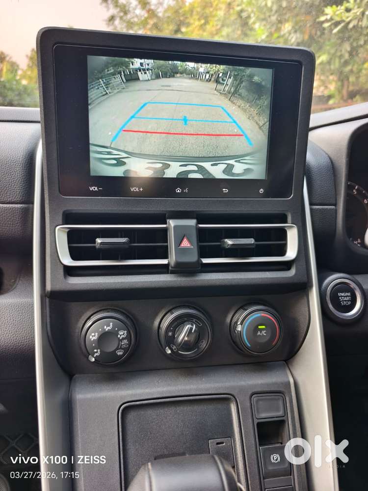 Toyota Innova Hycross, 2023, Petrol