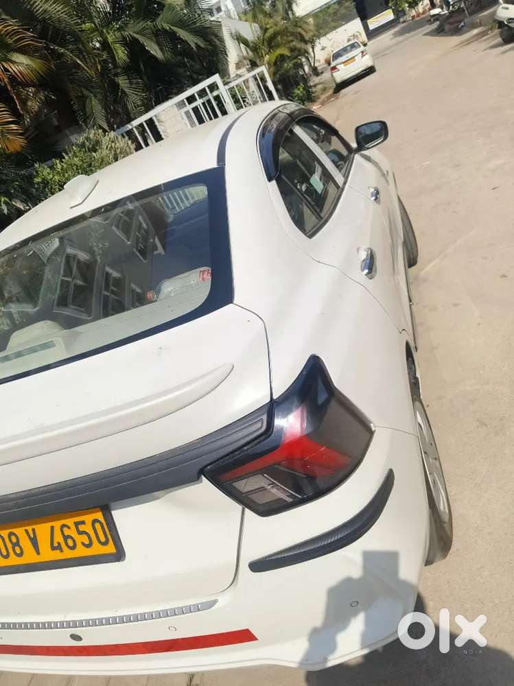 Maruti Suzuki Swift Dzire 2025 Nov Reg Petrol 15000 Km Driven