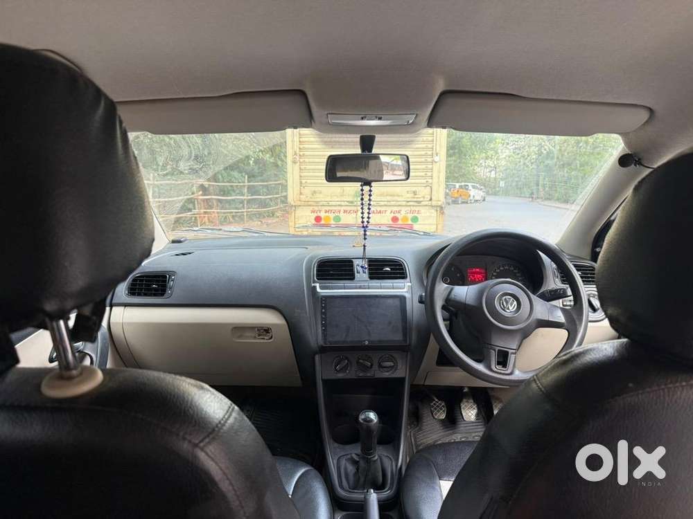 Volkswagen With Manual 2011