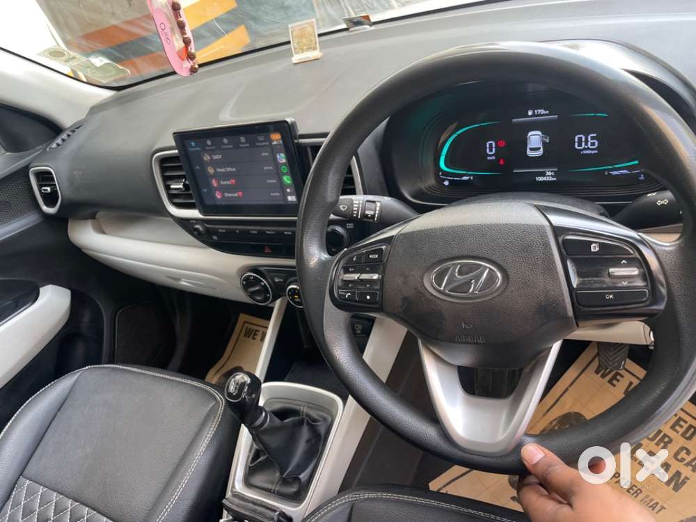 Hyundai Venue 2022 Petrol Well Maintained