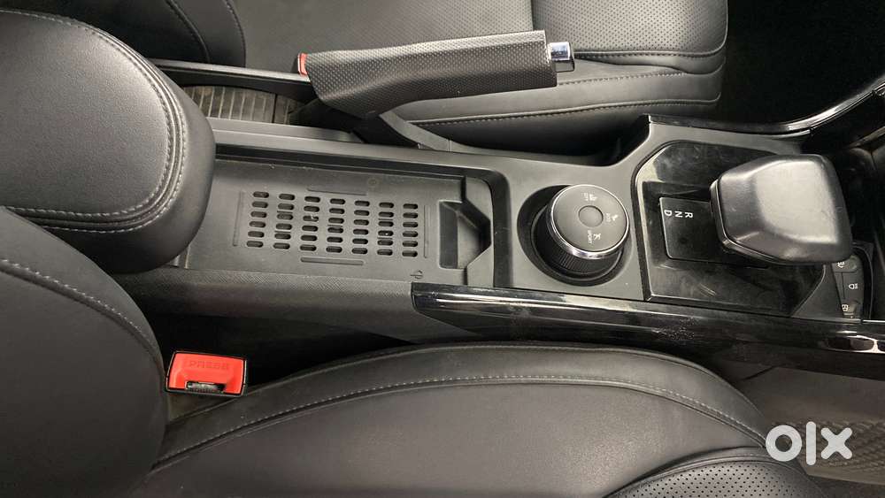 Tata Nexon Fearless Plus S Purple 1.5 Revotorq Diesel 6amt Dual Tone..