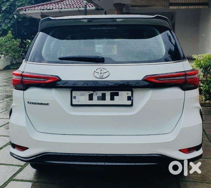Toyota Fortuner Legender