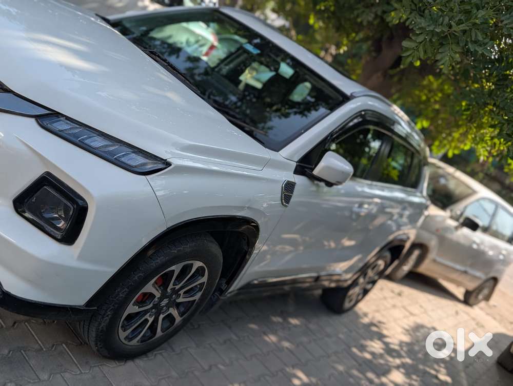 Maruti Suzuki Grand Vitara 1.5 Alpha Plus Intelligent Hybrid Ecvt, 2..