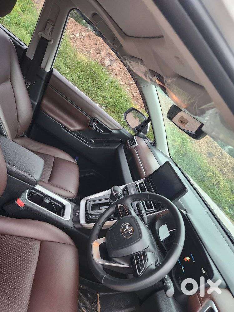 Toyota Innova Hycross 2.0 Vx (o) Hybrid 7 Str, 2024, Petrol