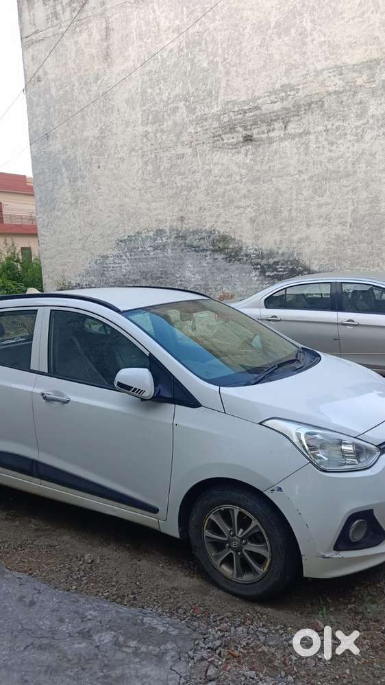 Hyundai Grand I10 2015 Model Very Less Driven Well Maintained Car
