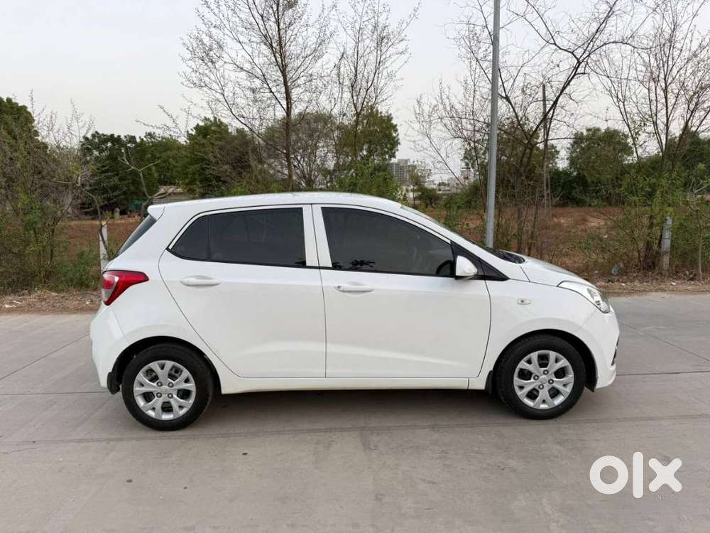 Hyundai Grand I10 1.2 Crdi Sportz Option, 2016, Petrol