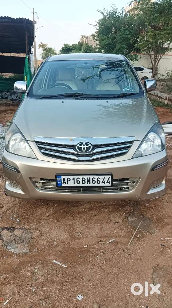 Toyota Innova 2010 Diesel 118000 K M Driven