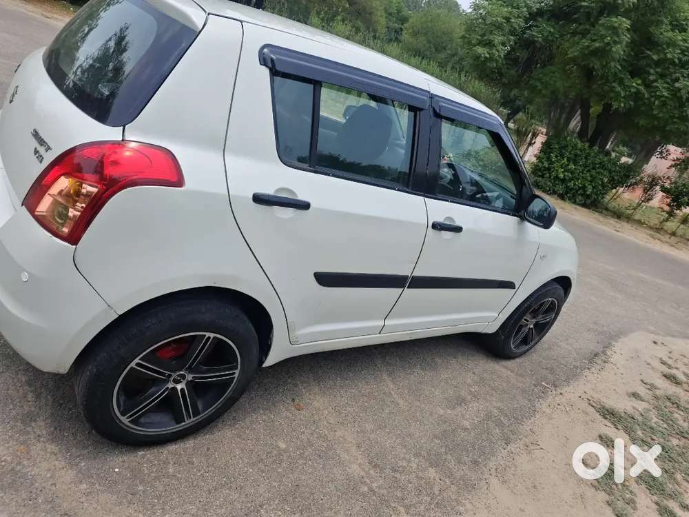 Maruti Suzuki Swift Vxi 2010