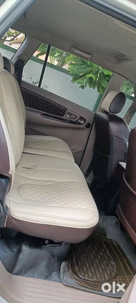Toyota Innova 2015