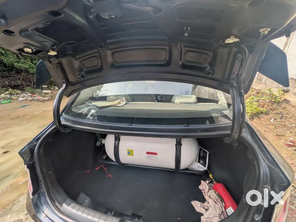 Hyundai Aura Sx Cng 2024 Manual