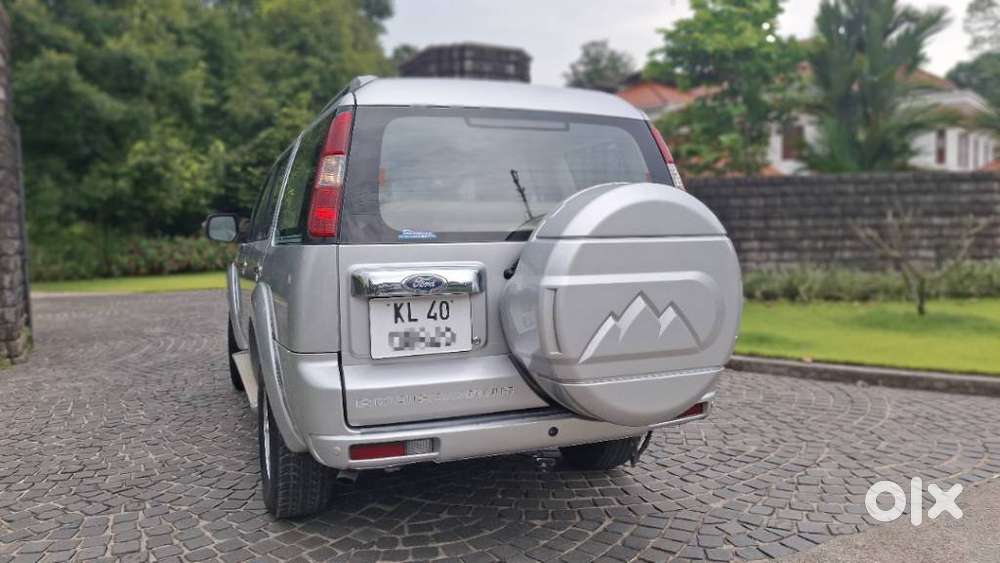 Ford Endeavour 3.2 Titanium At 4x4, 2010, Diesel
