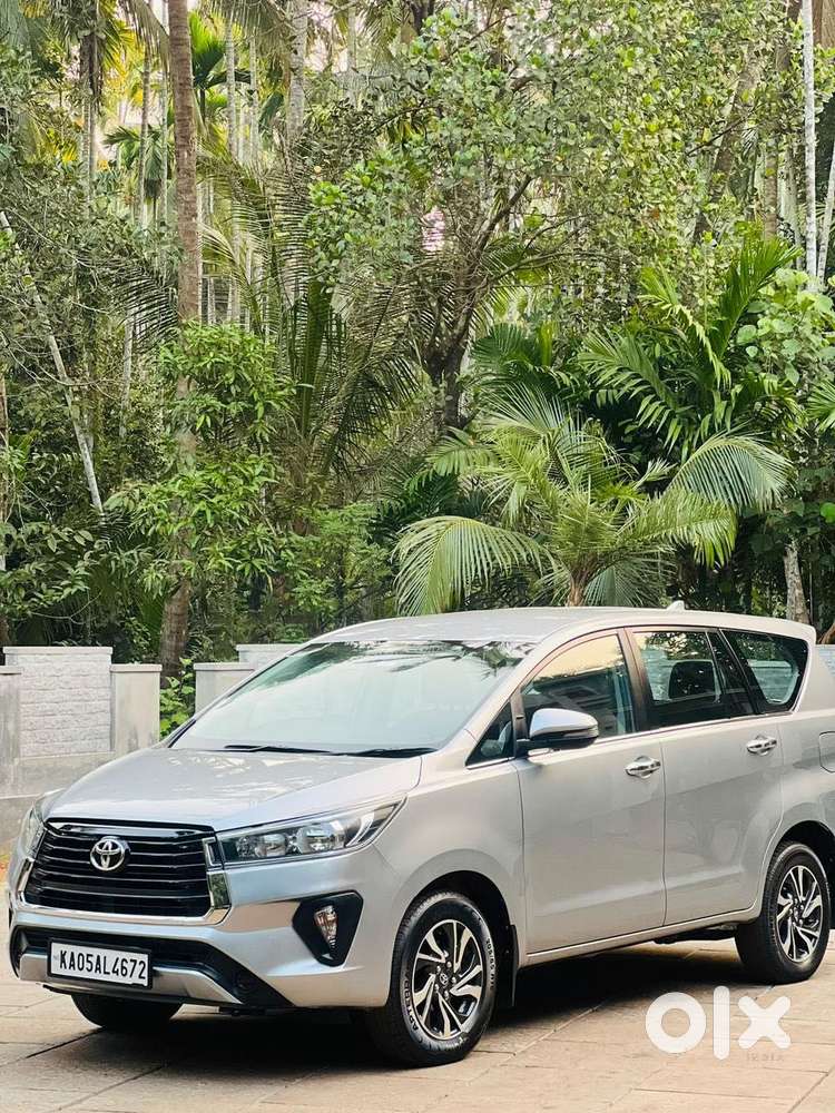 Toyota Innova Crysta 2.8 Gx At 8s, 2022, Diesel