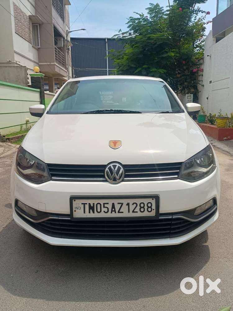 Volkswagen Polo Petrol Highline 1.2l, 2015, Petrol