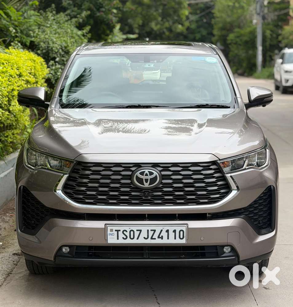 Toyota Innova Hycross 2.0 Vx (o) Hybrid 7 Str, 2023, Petrol