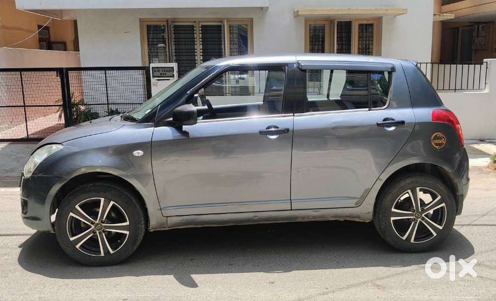 Maruti Suzuki Swift Vxi + Manual, 2010, Petrol