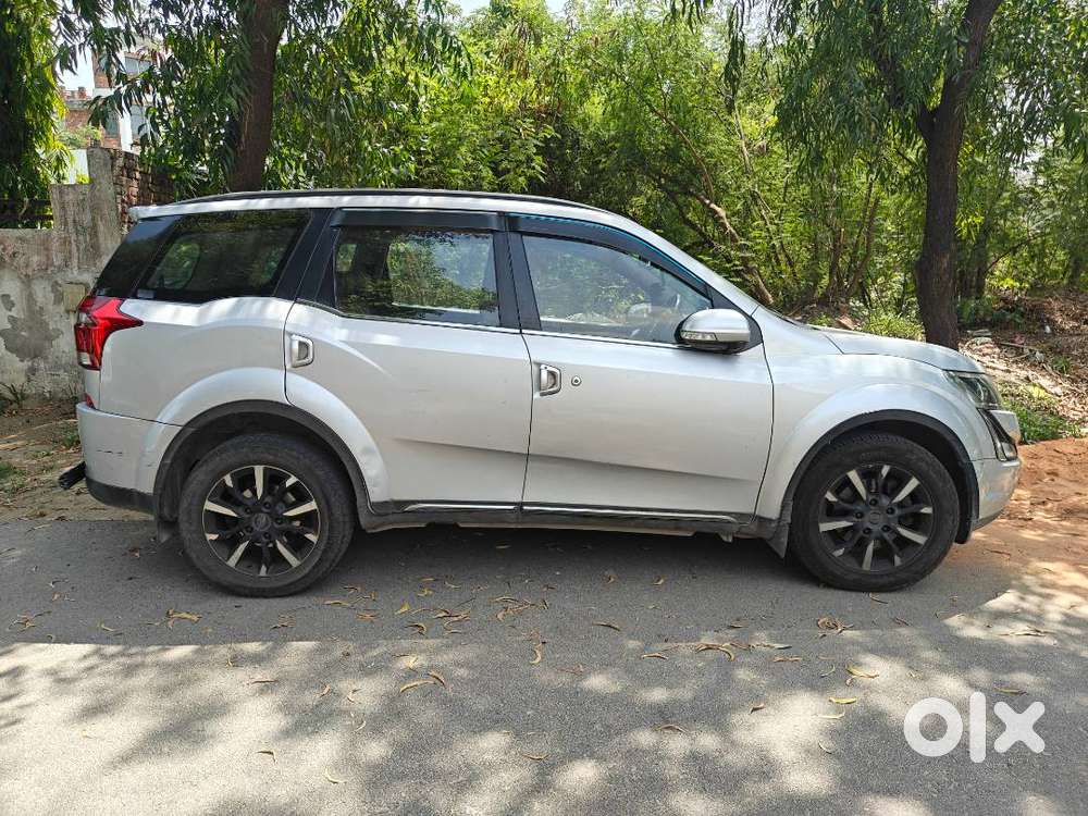 Mahindra Xuv 500 W11 Optional Automatic Silver Colour With Insurance