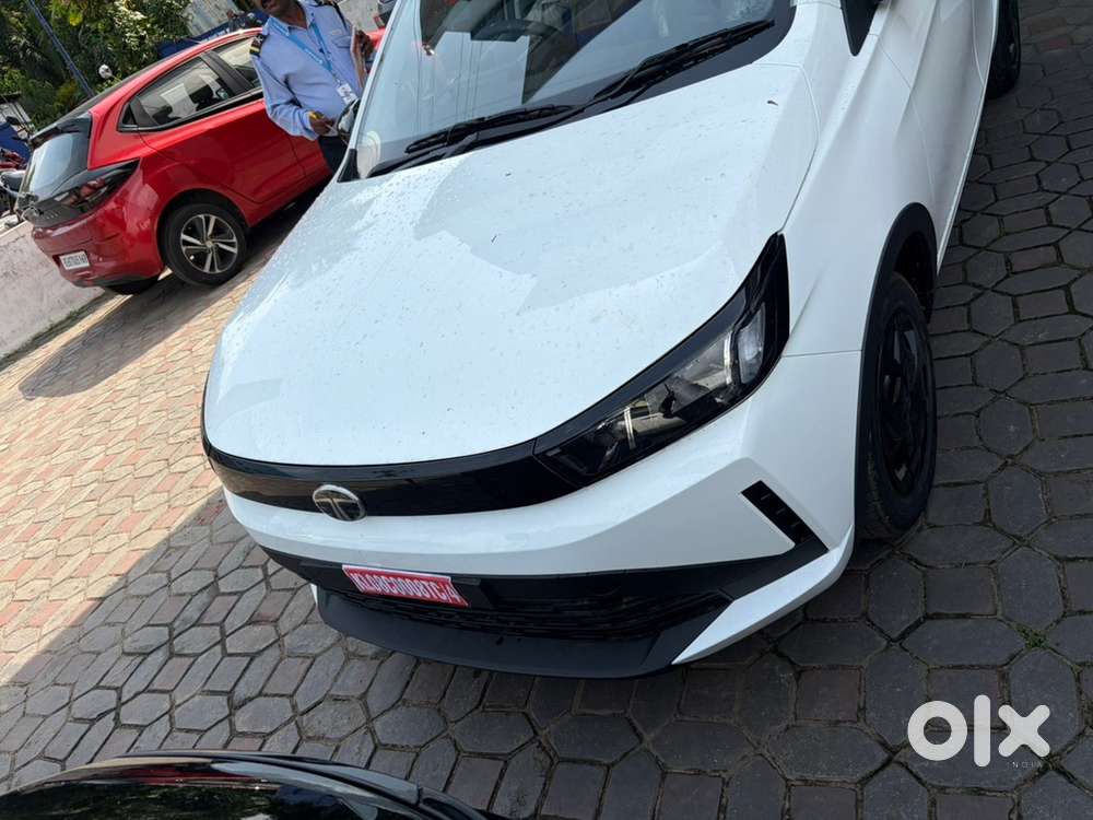 Tata Tiago 1.2 Petrol 2026