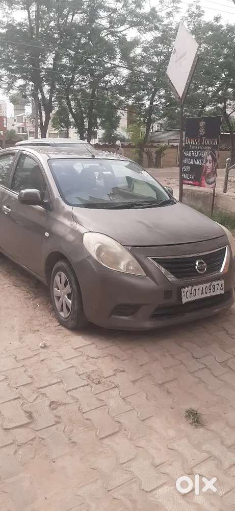 Nissan Sunny 2012