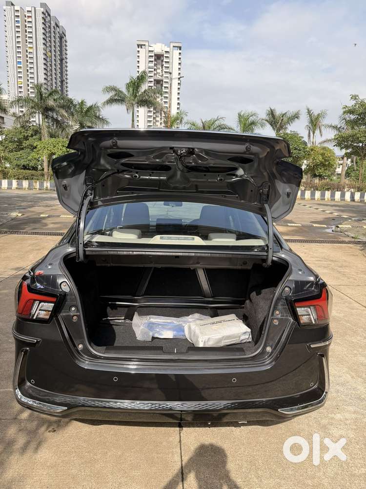 Maruti Suzuki Swift Dzire Zxi + Mt, 2025, Petrol