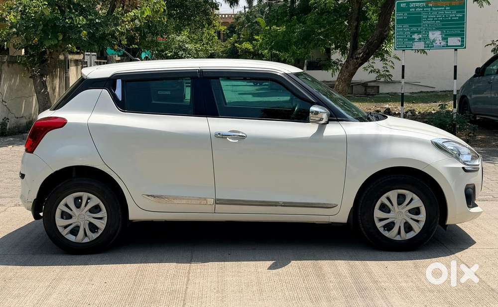 Maruti Suzuki Swift Vxi + Manual, 2021, Petrol